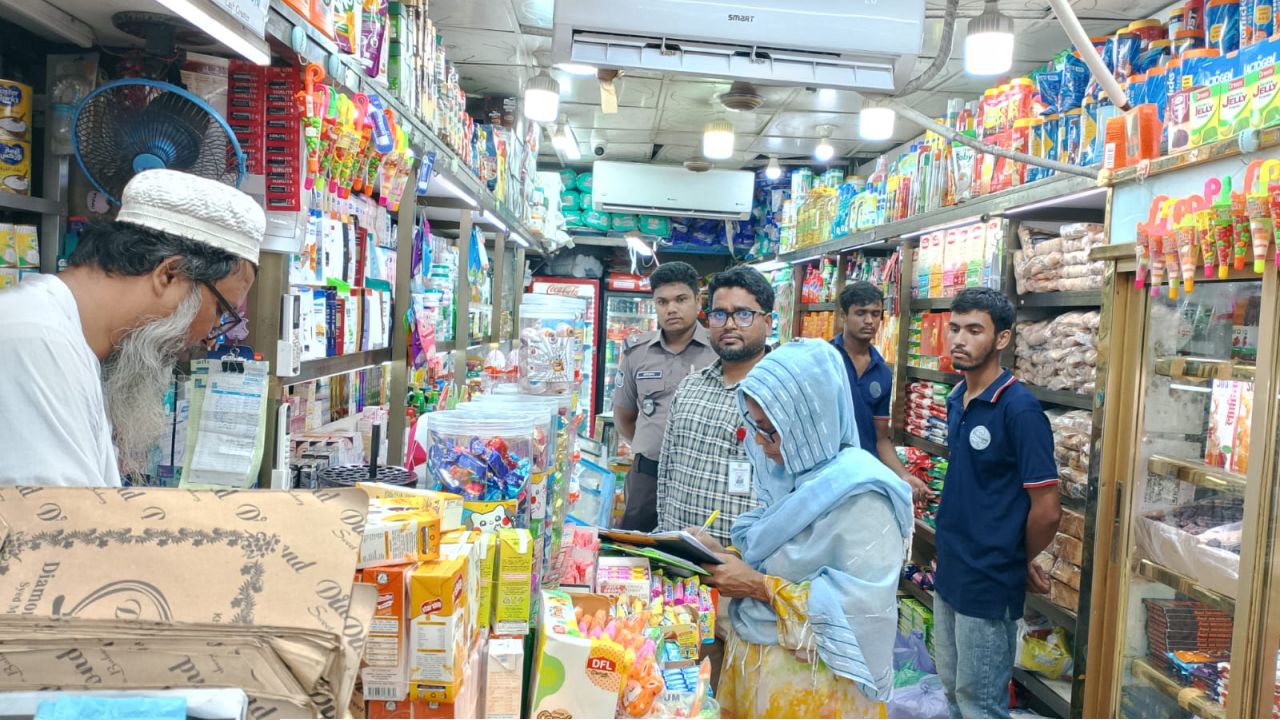 কুমিল্লায় ‘৯৯ টাকায় আনলিমিটেড ফুচকা’র নামে প্রতারণা