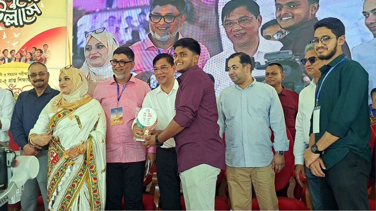 প্রত্যন্ত অঞ্চলের বঞ্চিতদের মূলধারায় আনতে চান প্রধানমন্ত্রী: পর্যটনমন্ত্রী
