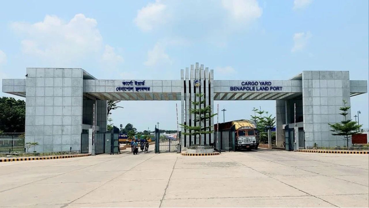 পূজার ছুটিতে আট দিনের বন্ধের কবলে বেনাপোলের আমদানি-রপ্তানি