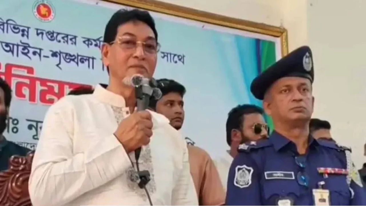 হয় চাঁদাবাজ থাকবে, না হয় আপনি থাকবেন: ওসিকে চিফ হুইপ