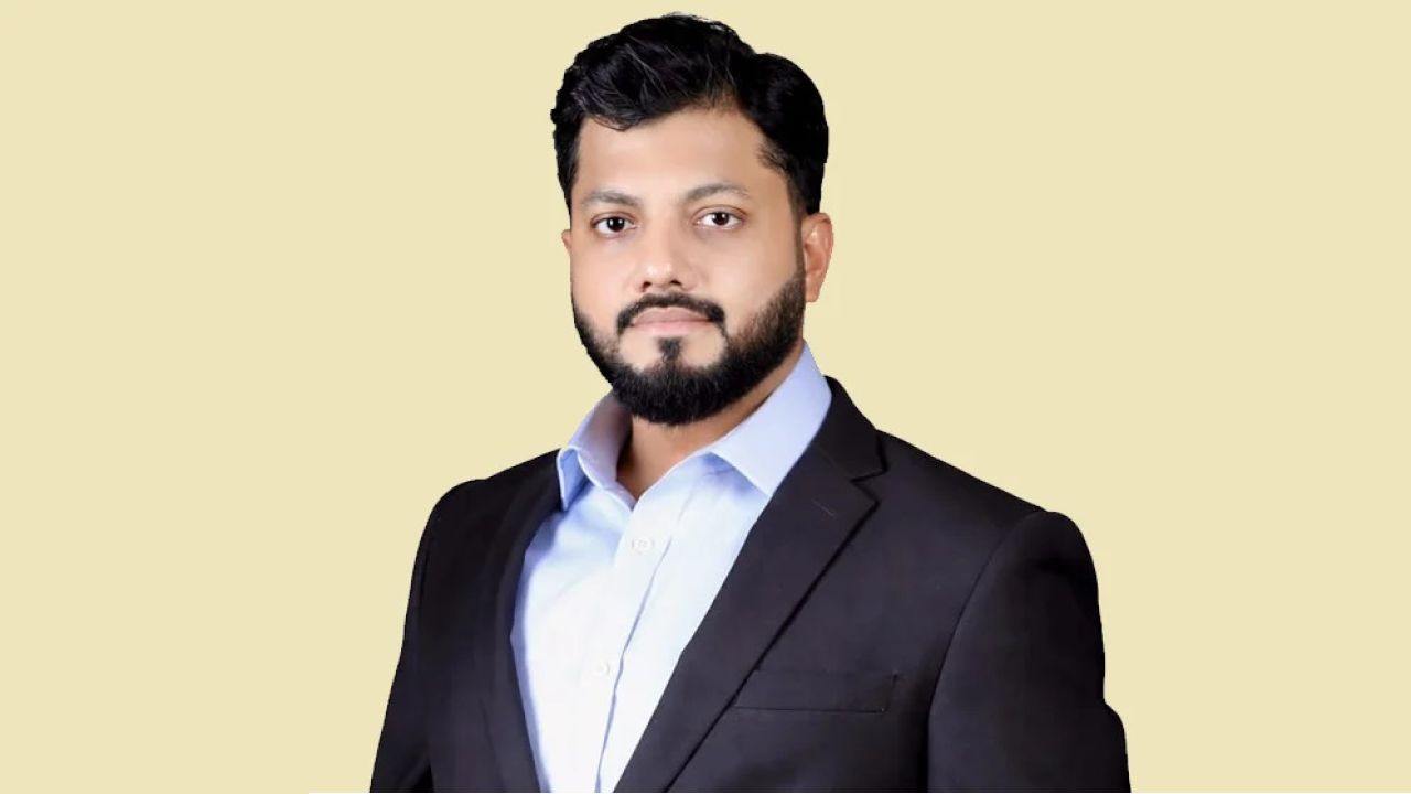 অস্ত্র হাতে অভিযান চালিয়ে বিতর্কে ইশরাক, পদত্যাগের নির্দেশ প্রধানমন্ত্রীর