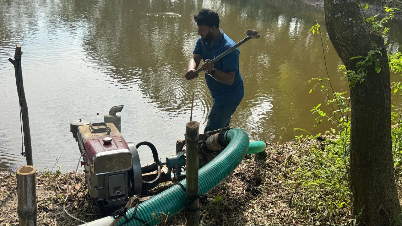 দেবীদ্বারে ভ্রাম‍্যমান আদালতের অভিযান: ৪ টি ড্রেজার ও এক হাজার ফুট পাইপ বিনস্ট