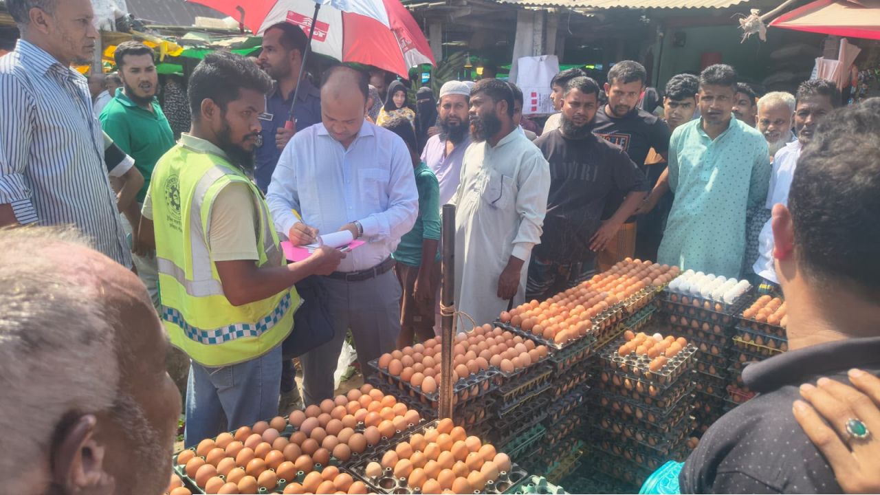 দেবীদ্বার: ফুটপাত দখল করে দোকান বসানোর অপরাধে ২ ডিম ব‍্যবসায়িকে ২০ হাজার টাকা জরিমানা