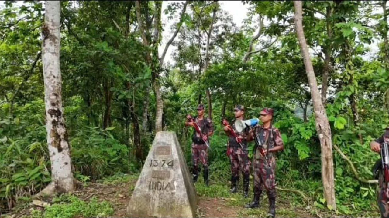 পুশইন করতে চায় বিএসএফ, কড়া পাহারায় বিজিবি
